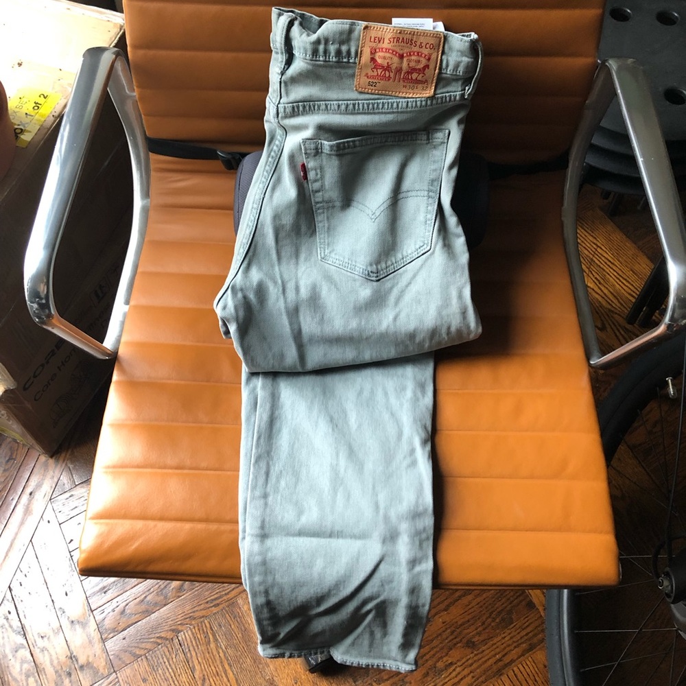 Levi’s in light-wash - men’s W30 L32